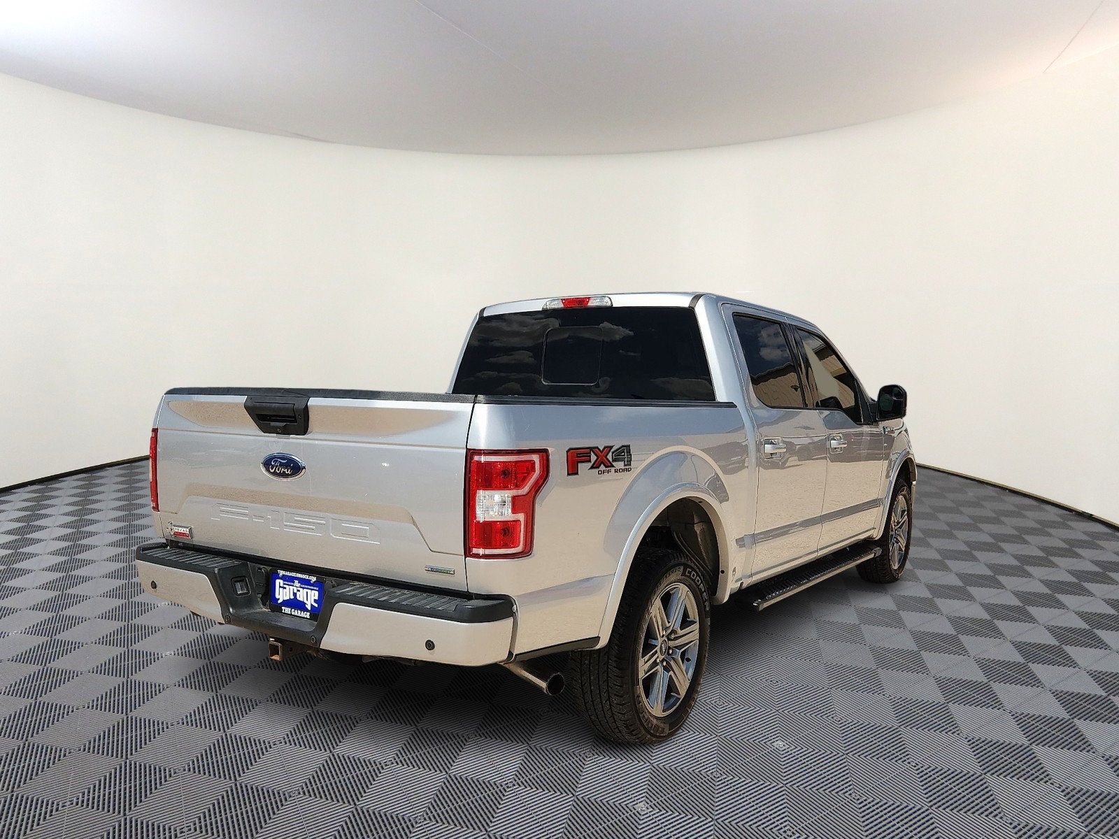 Used 2019 Ford F150 XLT w/ Equipment Group 302A Luxury AWD/4WD image 4