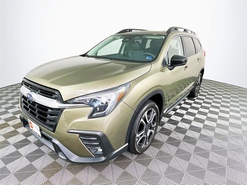 Certified 2025 Subaru Ascent Limited AWD/4WD image 3