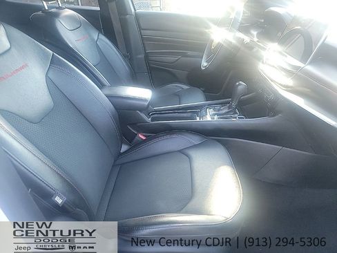 Used 2023 Jeep Compass Trailhawk image 12