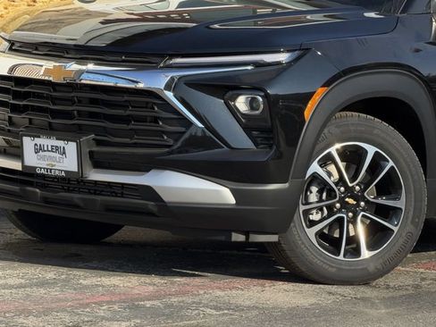New 2026 Chevrolet TrailBlazer LT w/ Driver Confidence Package FWD image 8