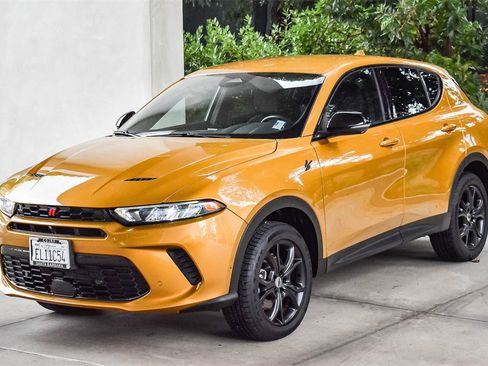 Used 2023 Dodge Hornet GT w/ Tech Pack w/o Parking image 3