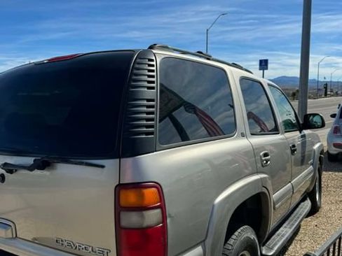 Used 2003 Chevrolet Tahoe LT RWD image 2