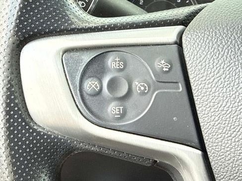 Used 2022 GMC Acadia SLE w/ Driver Convenience Package FWD image 24