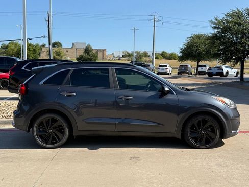 Used 2018 Kia Niro EX w/ EX Touring Graphite Edition FWD image 8