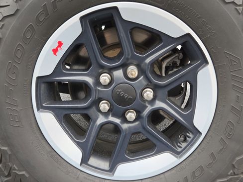 Used 2022 Jeep Wrangler Unlimited Rubicon AWD/4WD image 14