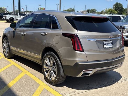 Used 2022 Cadillac XT5 Premium Luxury w/ Technology Package FWD image 7