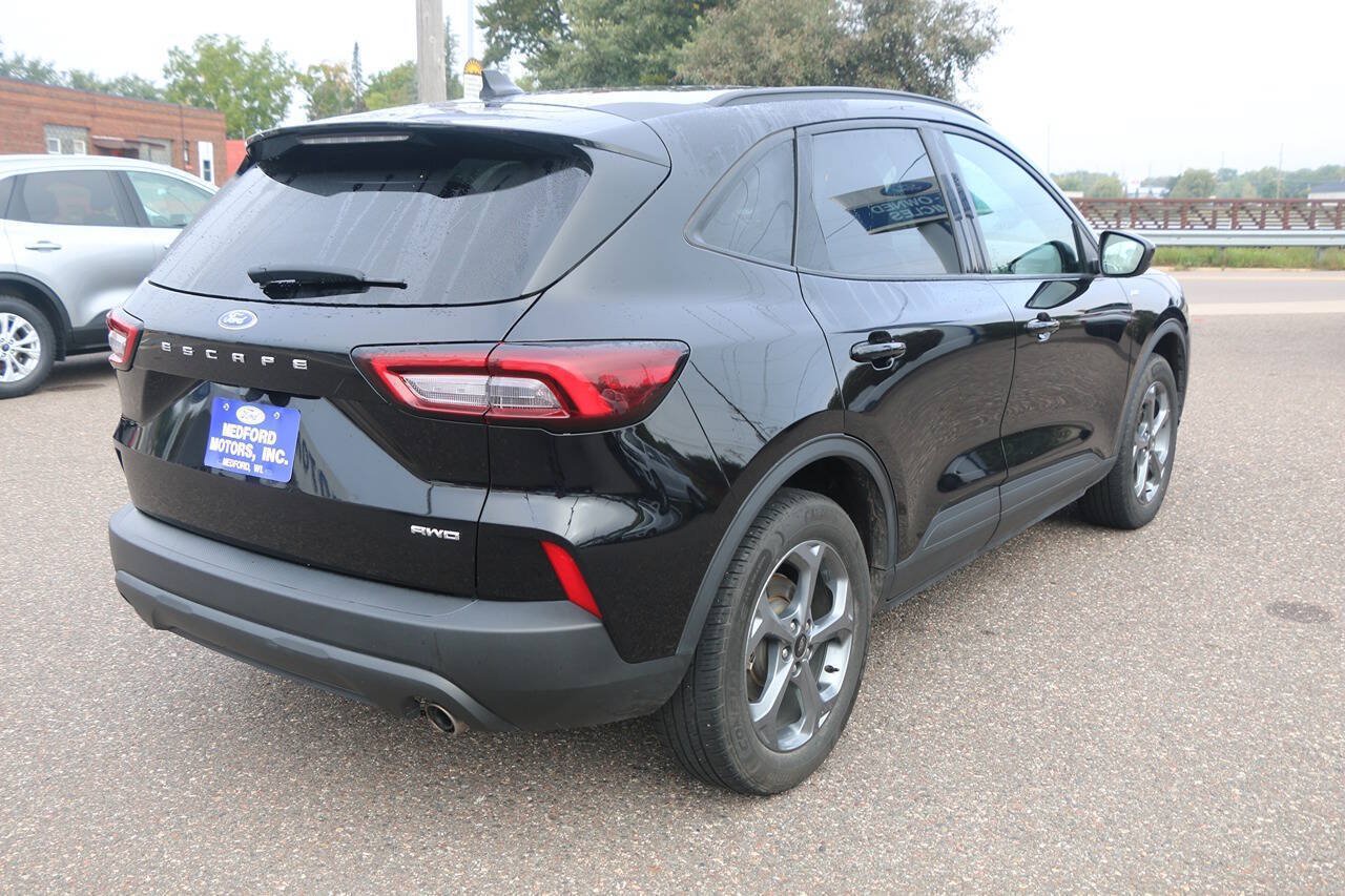 Used 2025 Ford Escape ST-Line Select AWD/4WD image 4