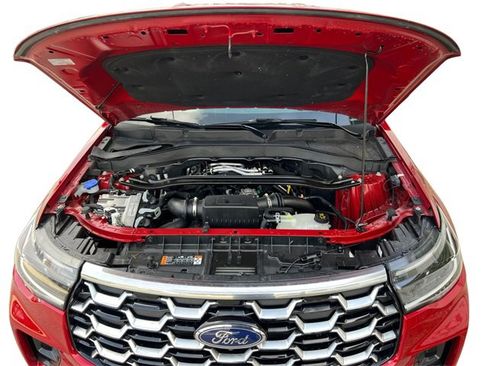 Certified 2025 Ford Explorer Platinum w/ Ultimate Package image 16