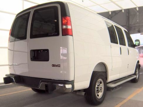 Used 2025 GMC Savana 2500 w/ Driver Convenience Package RWD image 3