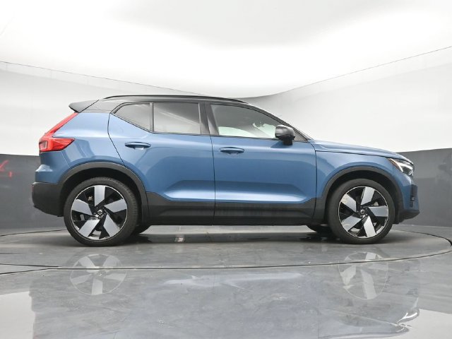 Used 2023 Volvo XC40 Recharge Ultimate AWD/4WD image 17
