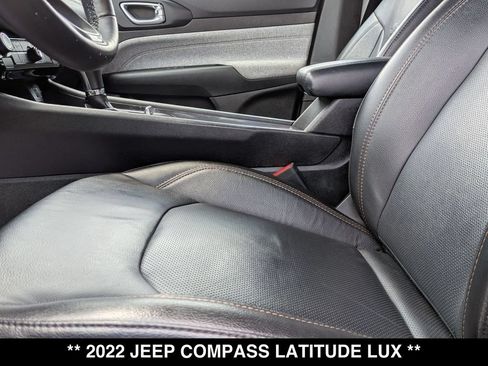 Used 2022 Jeep Compass Latitude AWD/4WD image 17
