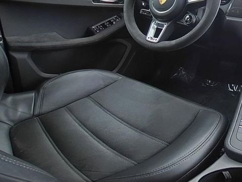 Used 2021 Porsche Macan GTS w/ Sport Chrono Package AWD/4WD image 21