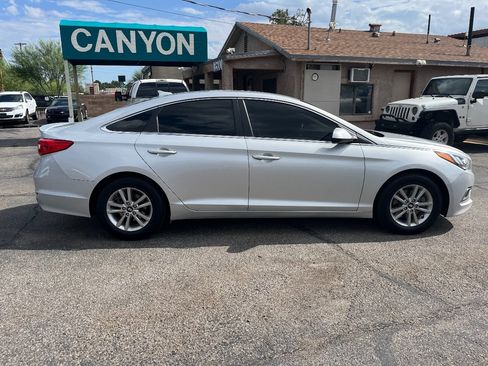 Used 2016 Hyundai Sonata SE FWD image 3