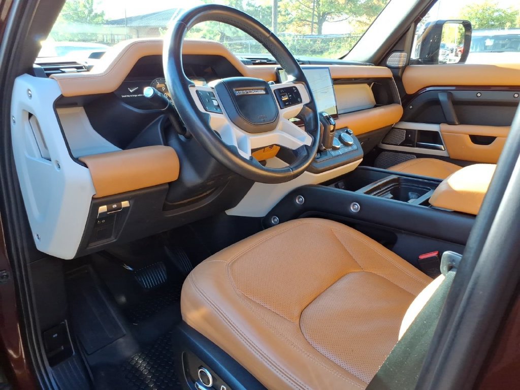 Used 2023 Land Rover Defender 130 SE AWD/4WD image 16