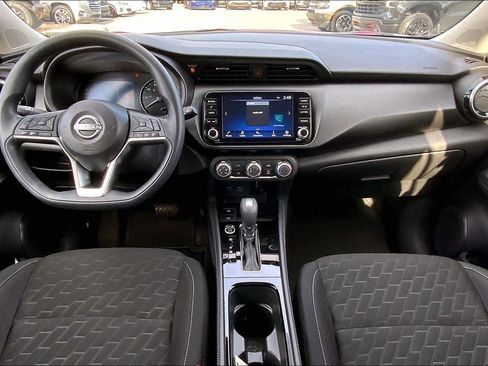 Used 2024 Nissan Kicks SV image 15