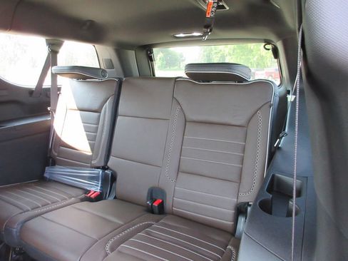 New 2026 GMC Yukon XL Denali Ultimate AWD/4WD image 11
