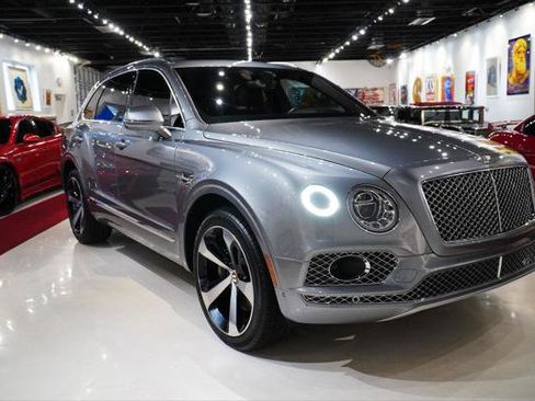 Used 2020 Bentley Bentayga AWD/4WD image 1