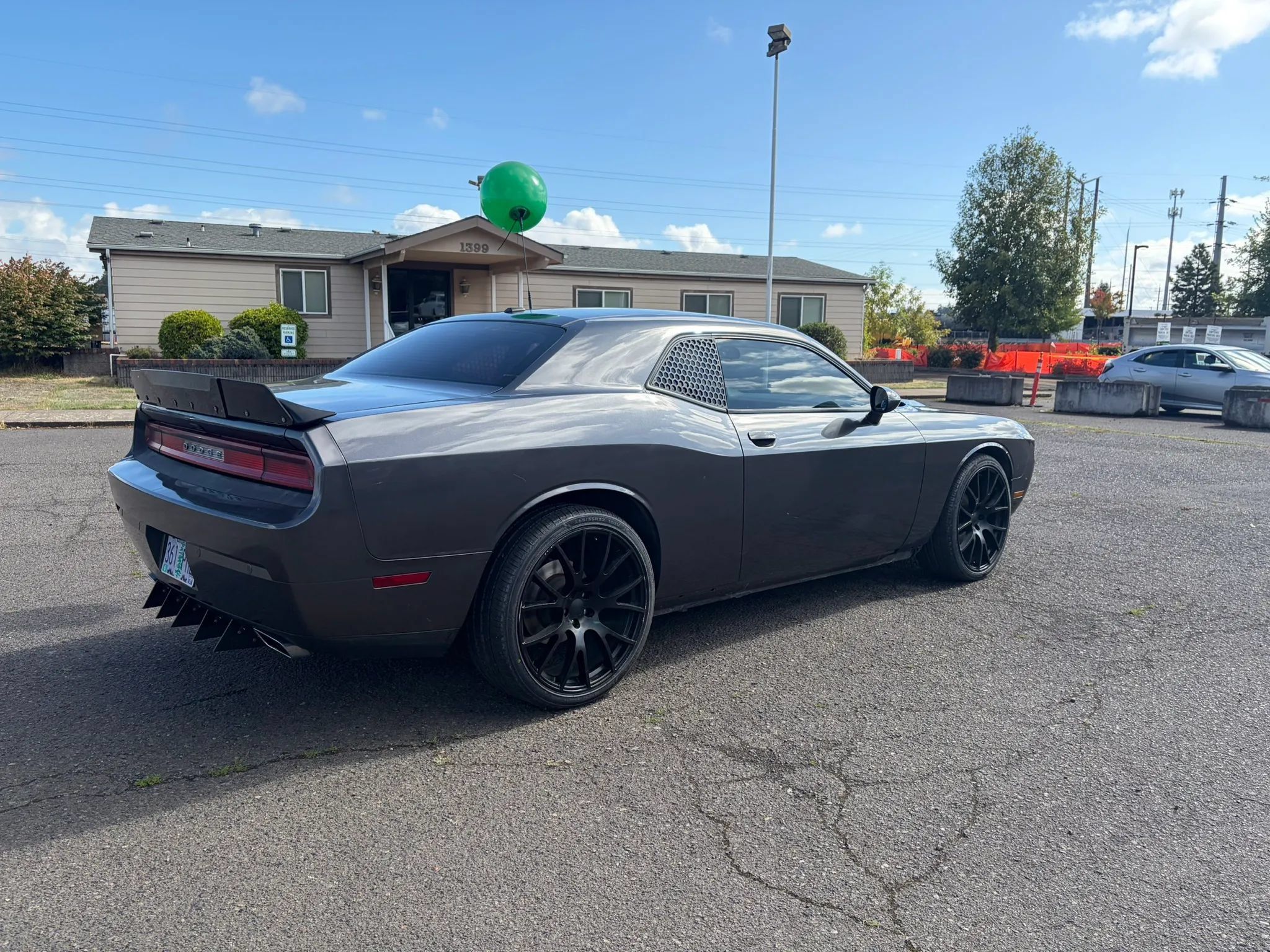 Used 2014 Dodge Challenger SXT RWD image 3