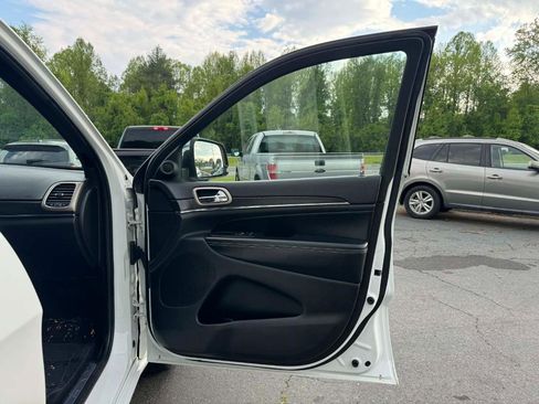 Used 2015 Jeep Grand Cherokee Limited w/ Luxury Group II AWD/4WD image 13