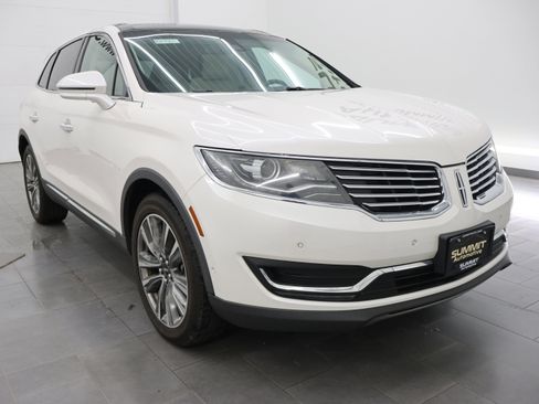 Used 2016 Lincoln MKX Reserve w/ Technology Package AWD/4WD image 2