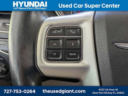Used 2014 Chrysler Town & Country Touring FWD image 35