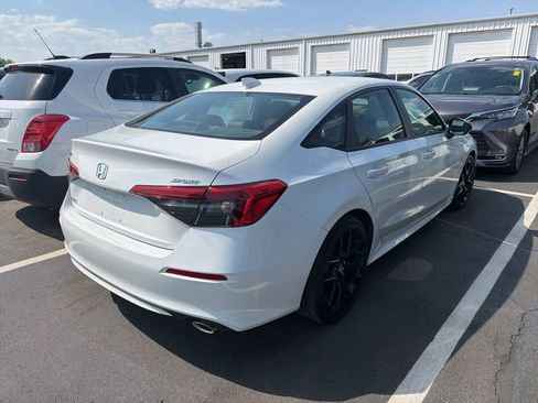 Used 2023 Honda Civic Sport image 3