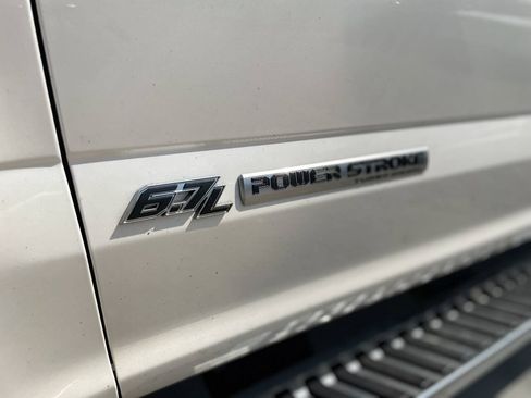 Used 2017 Ford F250 Lariat w/ Lariat Ultimate Package AWD/4WD image 37