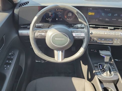 Used 2025 Hyundai Kona SEL FWD image 12