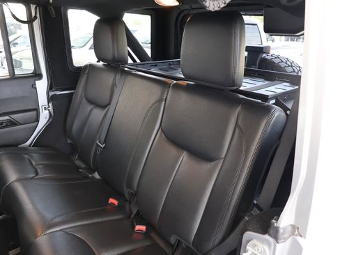 Used 2015 Jeep Wrangler Unlimited Sahara AWD/4WD image 22