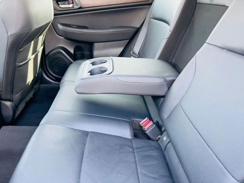 Used 2017 Subaru Outback 3.6R Limited image 22