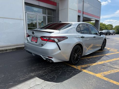 Used 2021 Toyota Camry SE AWD/4WD image 5