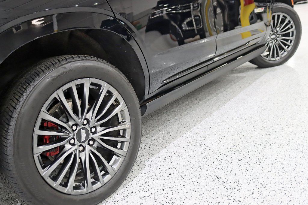 Used 2023 Cadillac Escalade V AWD/4WD image 12
