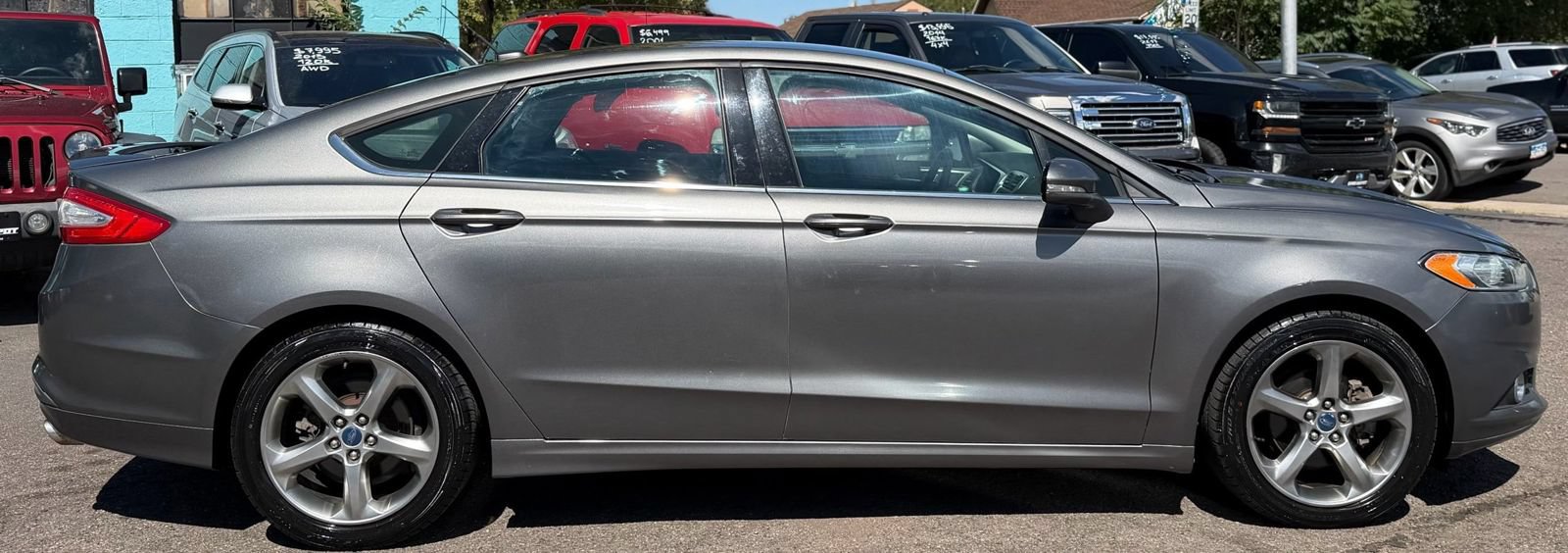 Used 2013 Ford Fusion SE FWD image 2