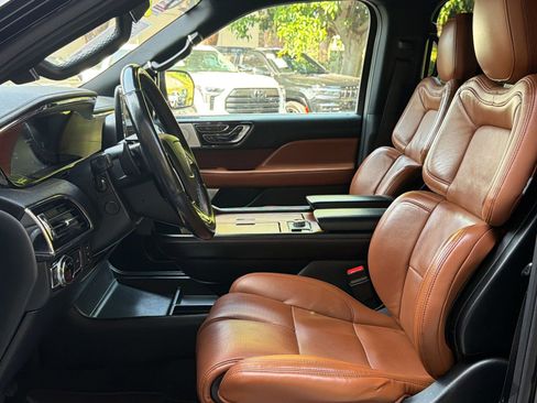 Used 2020 Lincoln Navigator L Reserve w/ Luxury Package AWD/4WD image 5