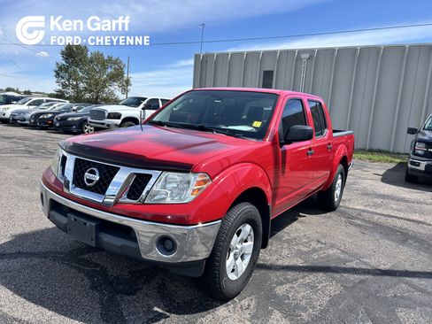 Used 2011 Nissan Frontier SV AWD/4WD image 1