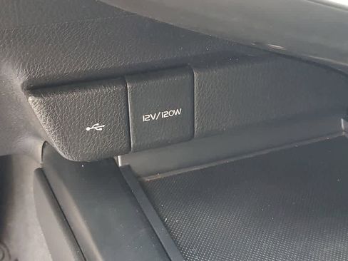 Used 2020 Toyota Camry LE image 29