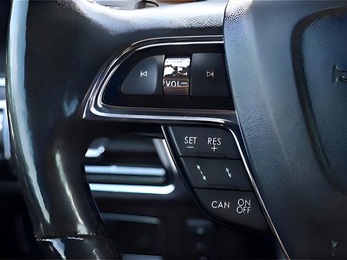 Used 2018 Lincoln Navigator L Select w/ Technology Package image 26