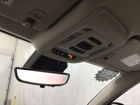 Used 2023 Buick Envision Avenir image 12