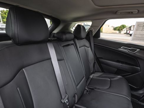 Used 2024 Kia Sportage EX AWD/4WD image 31
