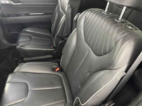Used 2023 Hyundai Palisade Limited w/ Cargo Package FWD image 30