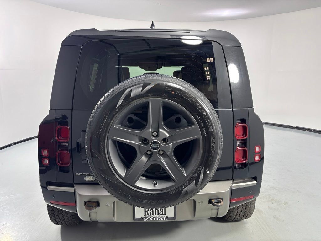 Used 2024 Land Rover Defender 110 X-Dynamic SE AWD/4WD image 6