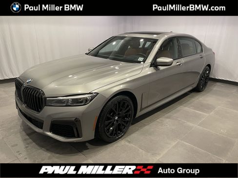 Certified 2022 BMW 750i xDrive w/ Executive Package image 1