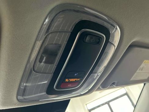 Used 2025 Hyundai Kona SEL FWD image 41