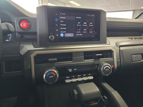 Certified 2024 Toyota Tacoma TRD Off-Road AWD/4WD image 27