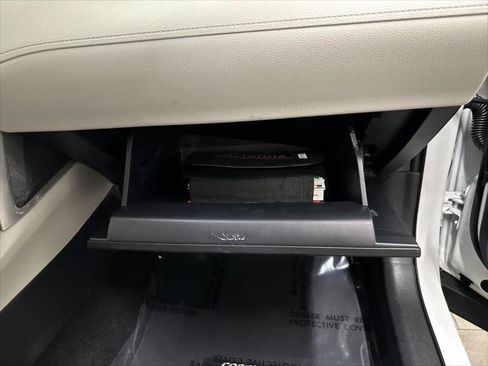 Certified 2022 Toyota Corolla Cross L FWD image 39