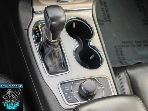 Used 2019 Jeep Grand Cherokee Limited AWD/4WD image 11