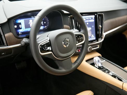 Certified 2025 Volvo V90 B6 Cross Country Ultra AWD/4WD image 14
