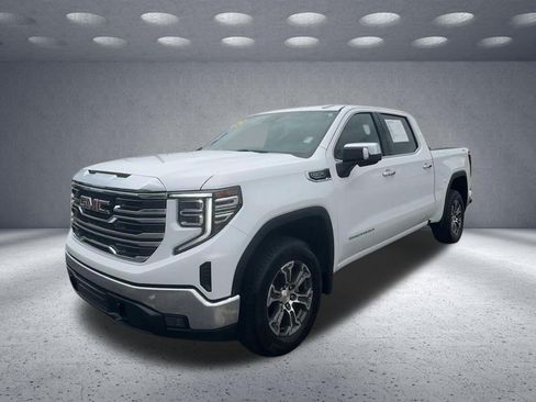 Used 2025 GMC Sierra 1500 SLT AWD/4WD image 3