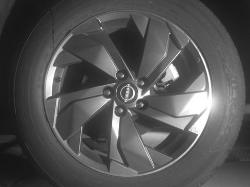 Used 2025 Nissan Rogue SV FWD image 14