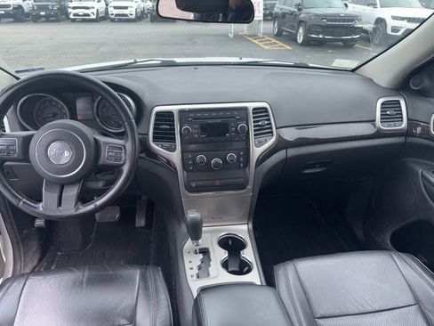 Used 2013 Jeep Grand Cherokee Laredo w/ Laredo E Group AWD/4WD image 10